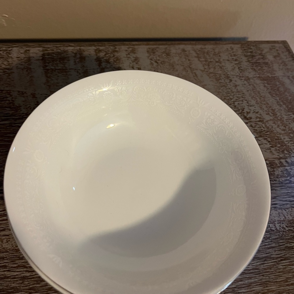 Cielo Bianco Porcelain Soup Bowl White Floral Glossy Round 6in Set of 4